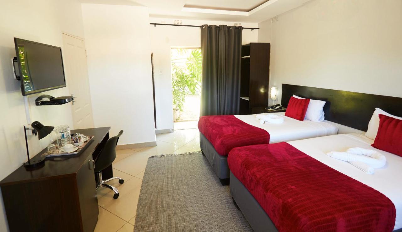 Laha Hotel Maun Esterno foto
