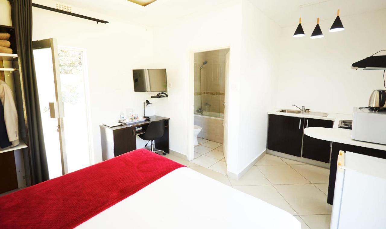 Laha Hotel Maun Esterno foto