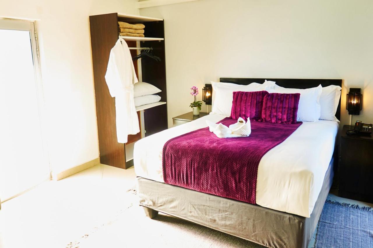 Laha Hotel Maun Esterno foto