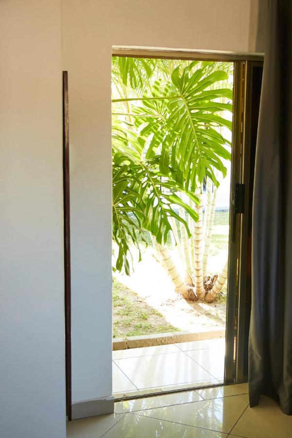 Laha Hotel Maun Esterno foto